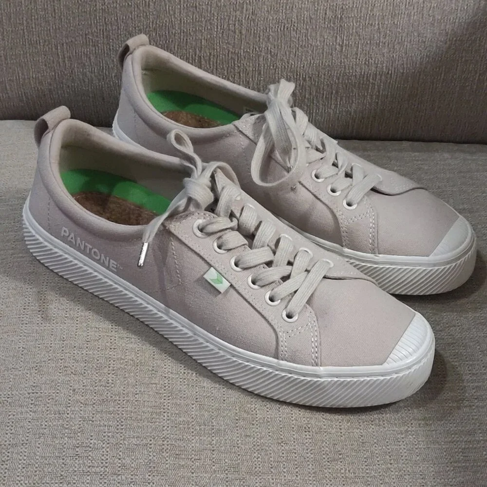 Cariuma Pantone OCA Low Canvas Sneaker Taupe US Women 11/ US Men 9.5